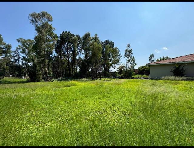 LAND FOR SALE IN GLEN MARAIS